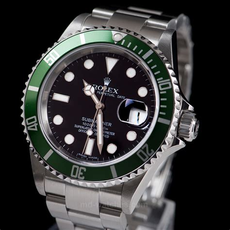 submariner date green bezel.